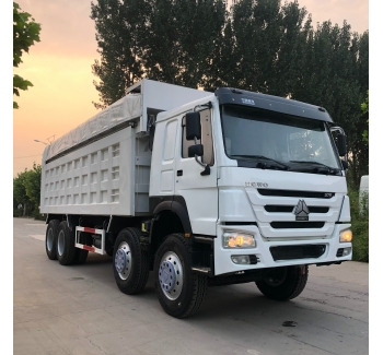 Sinotruk Howo 8x4 Dump Truck with Tarpaulin